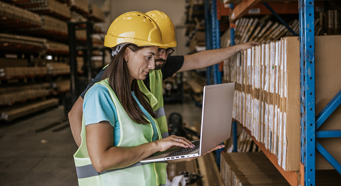 two equipment vendors checking inventory in a warehouse, equipment vendor expansion strategies